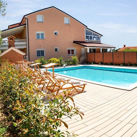 Foric Apartments With Outdoor Heated Pool Rab Town Exterior foto