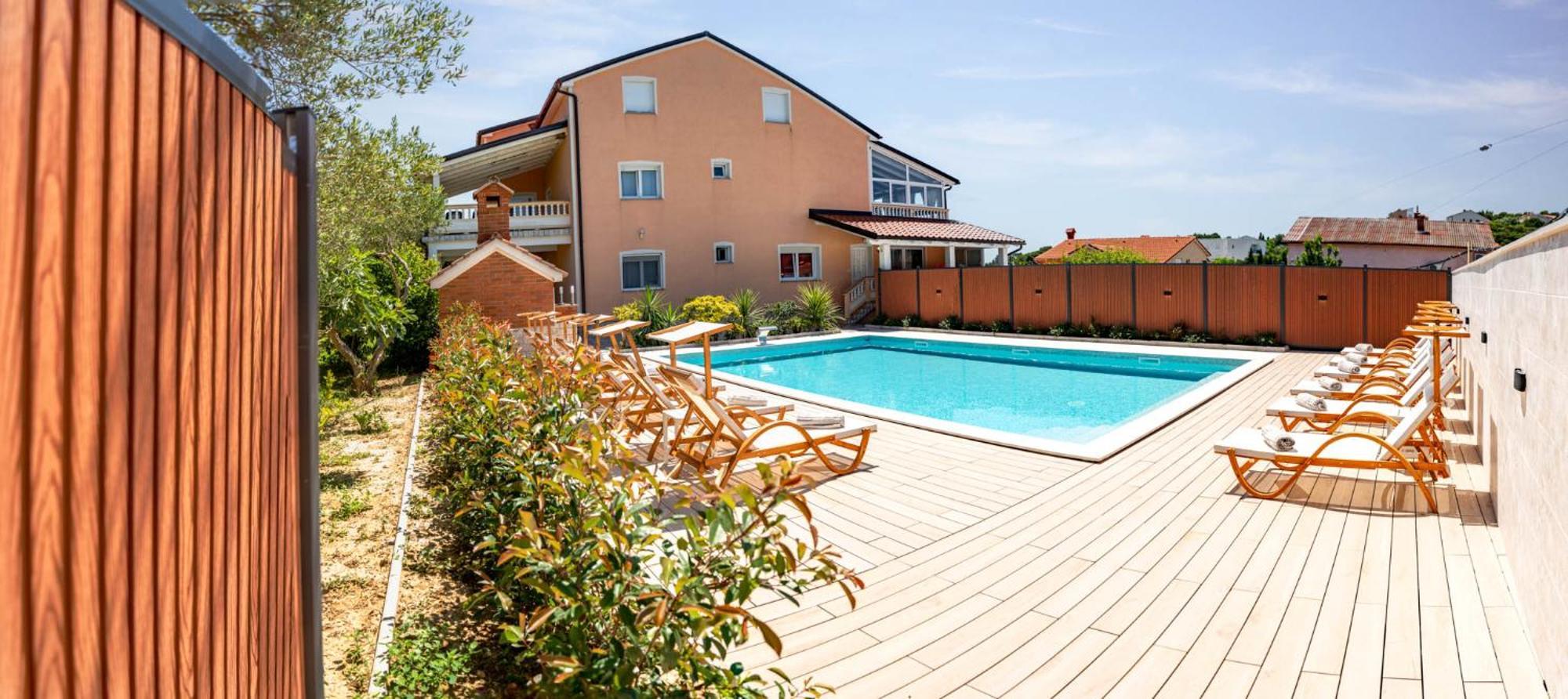 Foric Apartments With Outdoor Heated Pool Rab Town Exterior foto